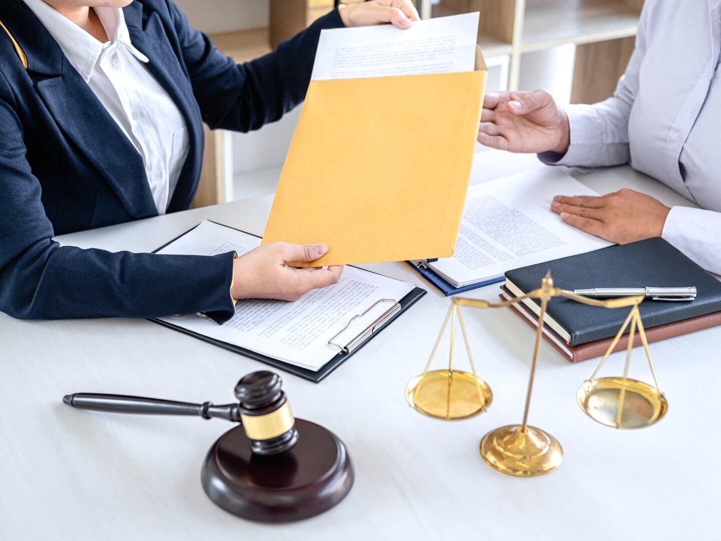 5 navarrete-arrones-abogados-derecho-penal-civil-familia-administrativo-consultoria-sevilla