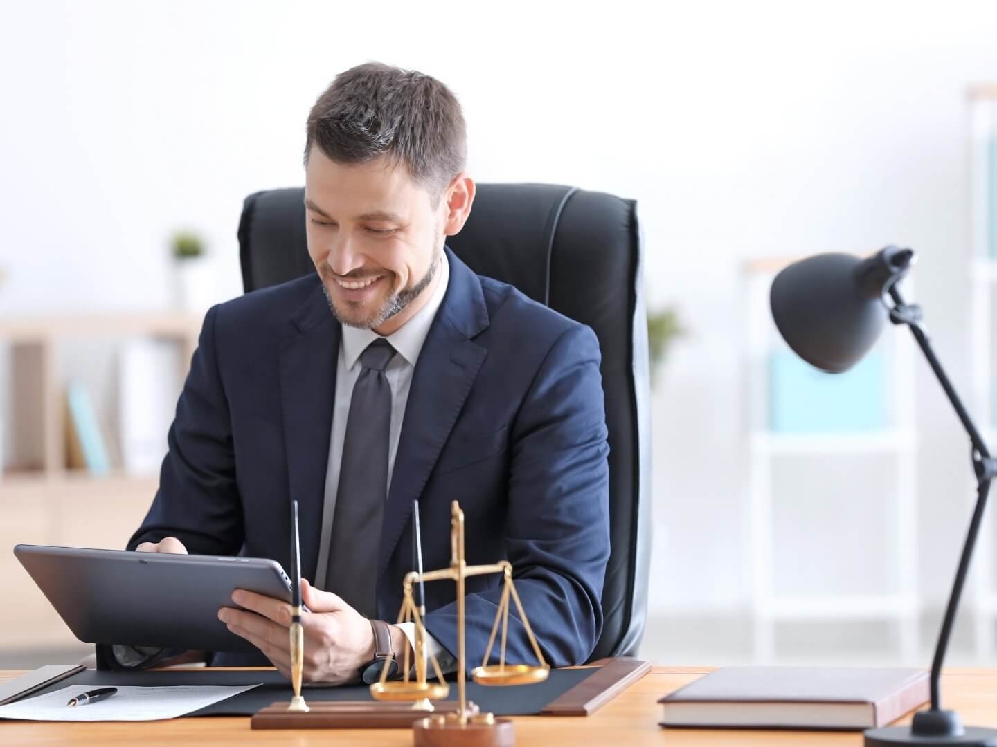 8 navarrete-arrones-abogados-derecho-penal-civil-familia-administrativo-consultoria-sevilla